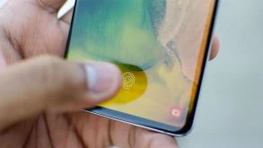 Galaxy S10: Η Samsung διόρθωσε το πρόβλημα του αισθητήρα δακτυλικών αποτυπωμάτων