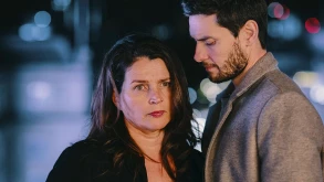 Στο ‘Gold Digger’ η Julia Ormond υποκύπτει στην γοητεία του Ben Barnes (ΒΙΝΤΕΟ)