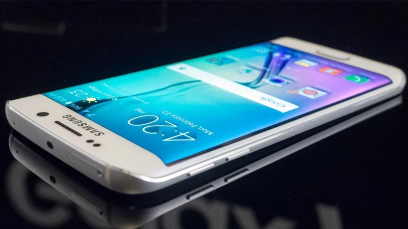 Διπλάσιες οι προπαραγγελίες του Galaxy S6 από τον προκάτοχο του