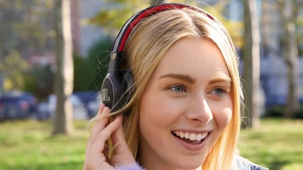 Τα νέα ακουστικά της JBL υπόσχονται 