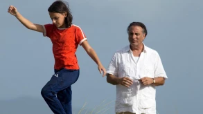 Στο ‘Ana’ ξεκινά μία απίστευτη φιλία μεταξύ Dafne Keen και Andy Garcia (ΒΙΝΤΕΟ)