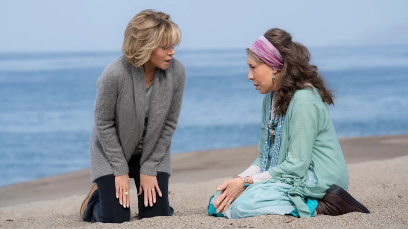 Στην 6η σεζόν του ‘Grace and Frankie’ κυριαρχεί το «η ισχύς εν τη ενώσει» (ΒΙΝΤΕΟ)