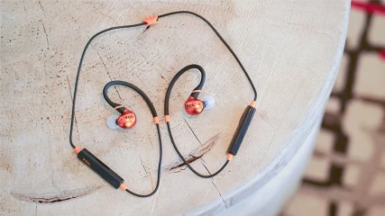 Νέα ακουστικά με αισθητήρα καρδιακών παλμών από την TCL