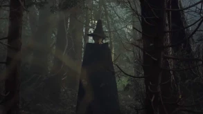 Το ‘Gretel & Hansel’ μας βάζει σε σκέψεις για τον μύθο των Αδελφών Γκριμ (ΒΙΝΤΕΟ) 
