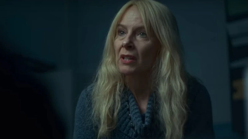 Στο ‘Lost Girls’ η Amy Ryan ψάχνει απεγνωσμένα την κόρη της (ΒΙΝΤΕΟ)