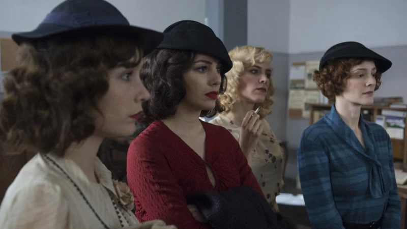 Στην 5η σεζόν του ‘Cable Girls’ οι γραμμές του τηλεφώνου παίρνουν ξανά φωτιά!