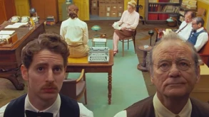 Ο Wes Anderson γράφει το δικό του πρωτοσέλιδο στο ‘The French Dispatch’ (ΒΙΝΤΕΟ)