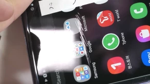 Τεστ αντοχής δείχνει πως η οθόνη του Galaxy Z Flip δεν είναι πολύ ανθεκτική (BINTEO)