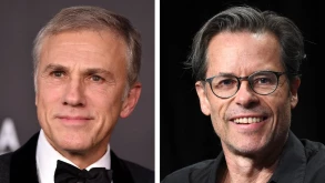 Οι Christoph Waltz και Guy Pearce δίνουν τα χέρια στην κωμωδία φαντασίας ‘The Portable Door’