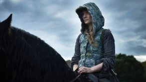 Στο ‘Judy & Punch η Mia Wasikowska επιφυλάσσει βαριά τιμωρία στον Damon Herriman (ΒΙΝΤΕΟ) 