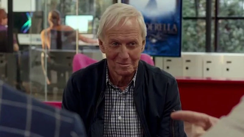 Στο ‘The Very Excellent Mr. Dundee’ ο Paul Hogan πρωταγωνιστεί ως ο εαυτός του (ΒΙΝΤΕΟ)