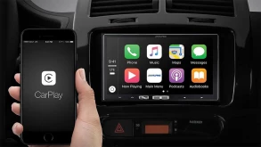 Η χρήση CarPlay είναι πιο επικίνδυνη και από το texting όταν οδηγείτε