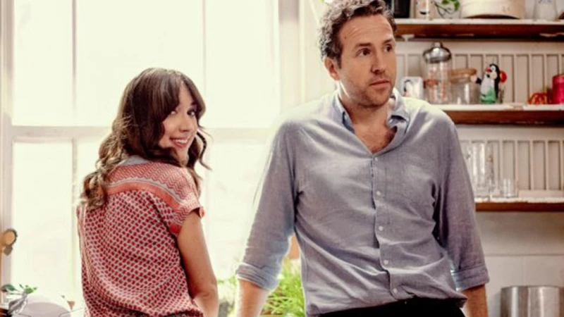 Στο ‘Trying’ του Apple TV+ οι Rafe Spall και Esther Smith ζουν το όλα του γάμου δύσκολα (ΒΙΝΤΕΟ)