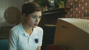 Στο ‘Yes, God, Yes’ η Natalia Dyer ζει τις γεμάτες ένταση αλλαγές της εφηβείας (ΒΙΝΤΕΟ)