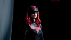 Μια νέα Batwoman θα πρέπει να βρεθεί για τη 2η σεζόν - Αποχώρησε ξαφνικά η Ruby Rose 