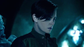 Στο ‘The Old Guard’ του Netflix η Charlize Theron γίνεται μία αθάνατη, αλύγιστη πολεμίστρια (ΒΙΝΤΕΟ)