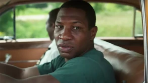 Στο ‘Lovecraft Country’ του HBO ο Jonathan Majors πολεμάει με λαβκραφτιανούς εφιάλτες (ΒΙΝΤΕΟ)