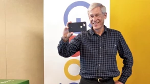 Το μυαλό πίσω από την κάμερα του Google Pixel πήρε μεταγραφή στην Adobe