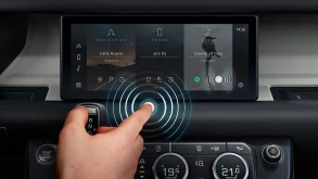 Η Jaguar Land Rover αναπτύσσει μία οθόνη αφής που δε χρειάζεται να την αγγίξετε