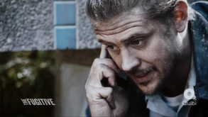 Στο trailer της σειράς "The Fugitive" κοντράρονται οι Kiefer Sutherland και Boyd Holbrook