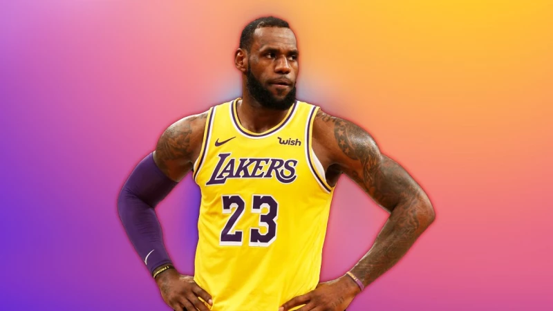 Ο LeBron James παρουσίασε τις νέες φανέλες του Space Jam 2 και δίχασαν το κοινό (ΒΙΝΤΕΟ)