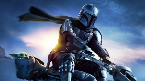Στη νέα αφίσα για τη 2η σεζόν του "Mandalorian" o Baby Yoda είναι στο παιδικό κάθισμά του