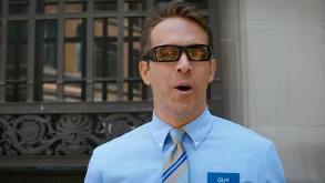 Το νέο trailer του Free Guy κάνει τον Ryan Reynolds τον απόλυτο videogame ήρωα
