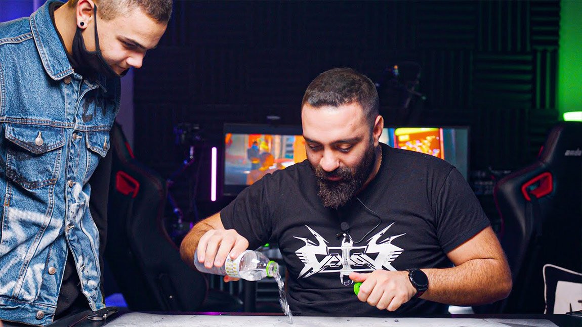 Corsair MM300 Pro mouse pad - Ανθεκτικό στο νερό και κάνουμε σαν παιδιά που ανακαλύπτουν τον κόσμο!