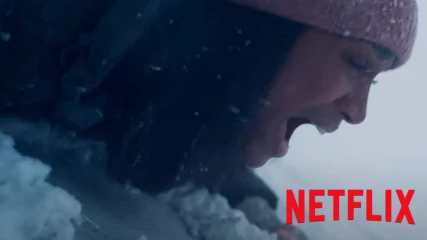 Μια εκδρομή καταλήγει σε θρίλερ επιβίωσης στο “Red Dot” του Netflix (ΒΙΝΤΕΟ)