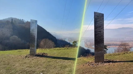 Εμφανίστηκε νέος μονόλιθος στη Ρουμανία και μάλλον κάποιος τρολάρει (ΕΙΚΟΝΕΣ) 