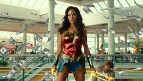 Κυριαρχεί πέρα από κάθε προσδοκία το Wonder Woman 1984 στο πανδημικό box office