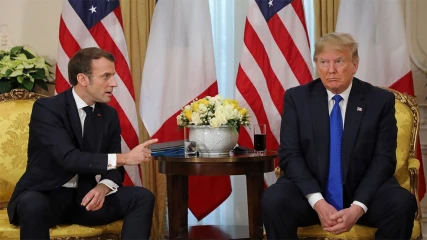 Ο Macron τα βάζει με τα social media για το ban του Trump