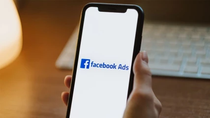 Η νέα διαφήμιση του Facebook θέλει να σας πείσει πως το tracking είναι για το καλό σας
