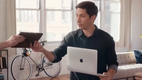 Ο "Mac guy" επιστρέφει, αυτή τη φορά στο στρατόπεδο της Intel (ΒΙΝΤΕΟ)