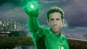 O Ryan Reynolds τώρα είδε για πρώτη φορά το Green Lantern και το σχολίαζε ζωντανά!