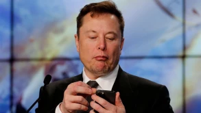 Ο Elon Musk αρνείται πως τα Tesla κατασκοπεύουν τους Κινέζους