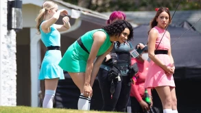 Η πρώτη ματιά στα νέα Powerpuff Girls θυμίζει νεανική σειρά από τα '90s