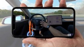 Το Autopilot της Tesla είναι πολύ εύκολο να ξεγελαστεί (ΒΙΝΤΕΟ)