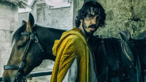 Νέες εικόνες από το “The Green Knight” το νέο αιματηρό horror φαντασίας της A24