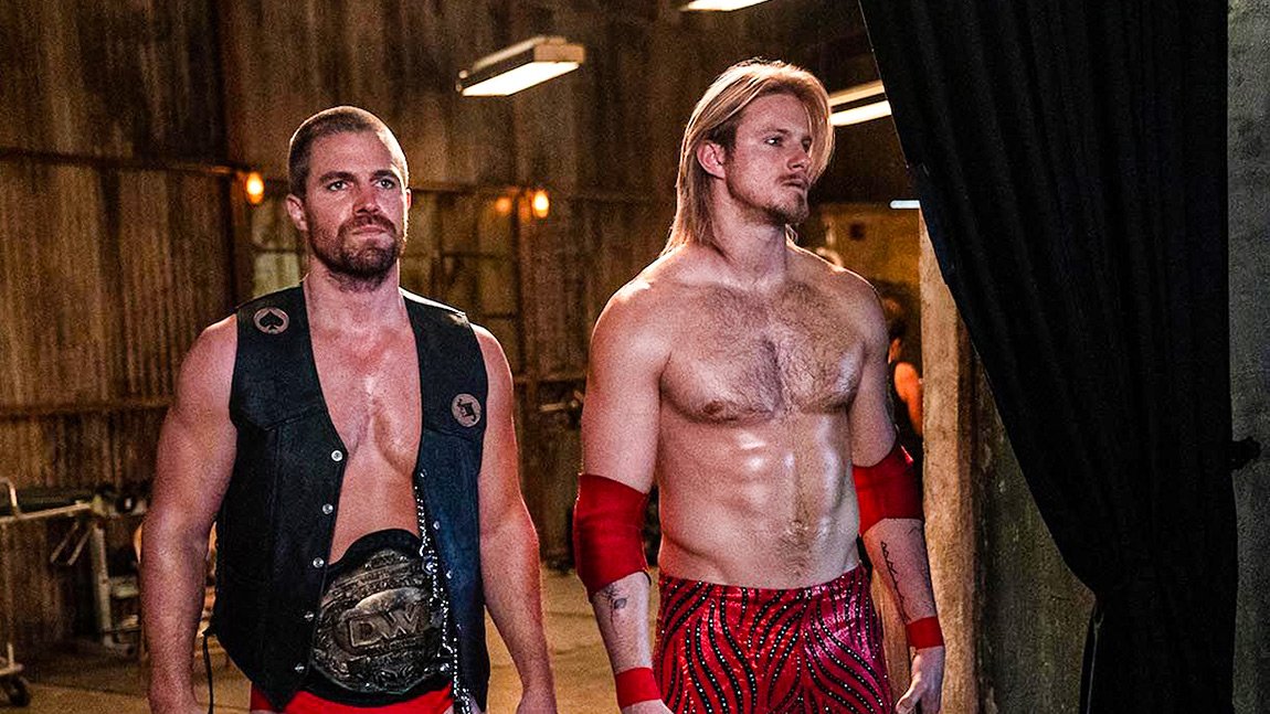 Stephen Amell και Alexander Ludwig οργώνουν τα ρινγκ στο πρώτο trailer του “Heels”