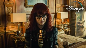 Η Emma Stone θέλει να τη φωνάζουμε “Cruella” στο νέο βίντεο της ταινίας
