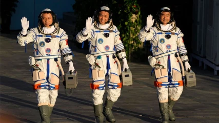 Η Κίνα έστειλε τρεις αστροναύτες στο νέο της διαστημικό σταθμό Tiangong (ΕΙΚΟΝΕΣ+ΒΙΝΤΕΟ)