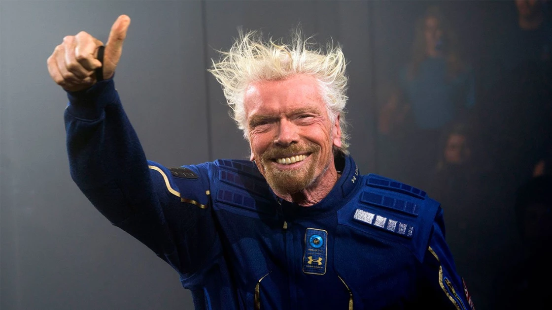 Ο Richard Branson είναι τελικά ο πρώτος δισεκατομμυριούχους που πήγε στο διάστημα (BINTEO)