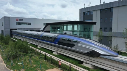 Η Κίνα παρουσίασε το ταχύτερο τρένο του κόσμου (BINTEO)
