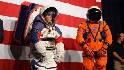 Καθυστέρηση στις νέες στολές της NASA κάνει αδύνατη την αποστολή στη Σελήνη το 2024