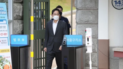 Ο επικεφαλής της Samsung αποφυλακίστηκε σήμερα (ΕΙΚΟΝΕΣ+ΒΙΝΤΕΟ)