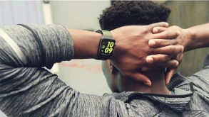 Το Apple Watch σπάει ρεκόρ χρηστών και κρατά τη μερίδα του λέοντος στα smartwatches
