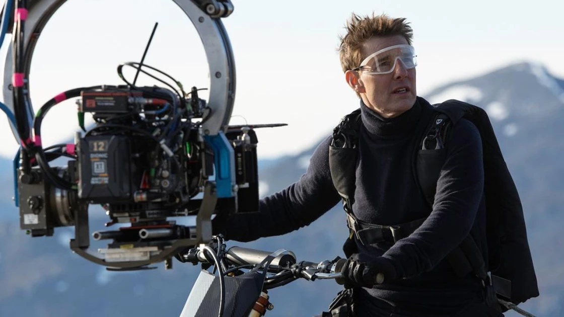 Tom Cruise: Η αδιανόητη προετοιμασία του για το Mission Impossible 7 με τα 13.000 άλματα σε μηχανή