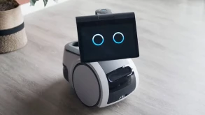 Η Amazon αποκαλύπτει το ρομπότ Astro και οι developers του το "θάβουν"