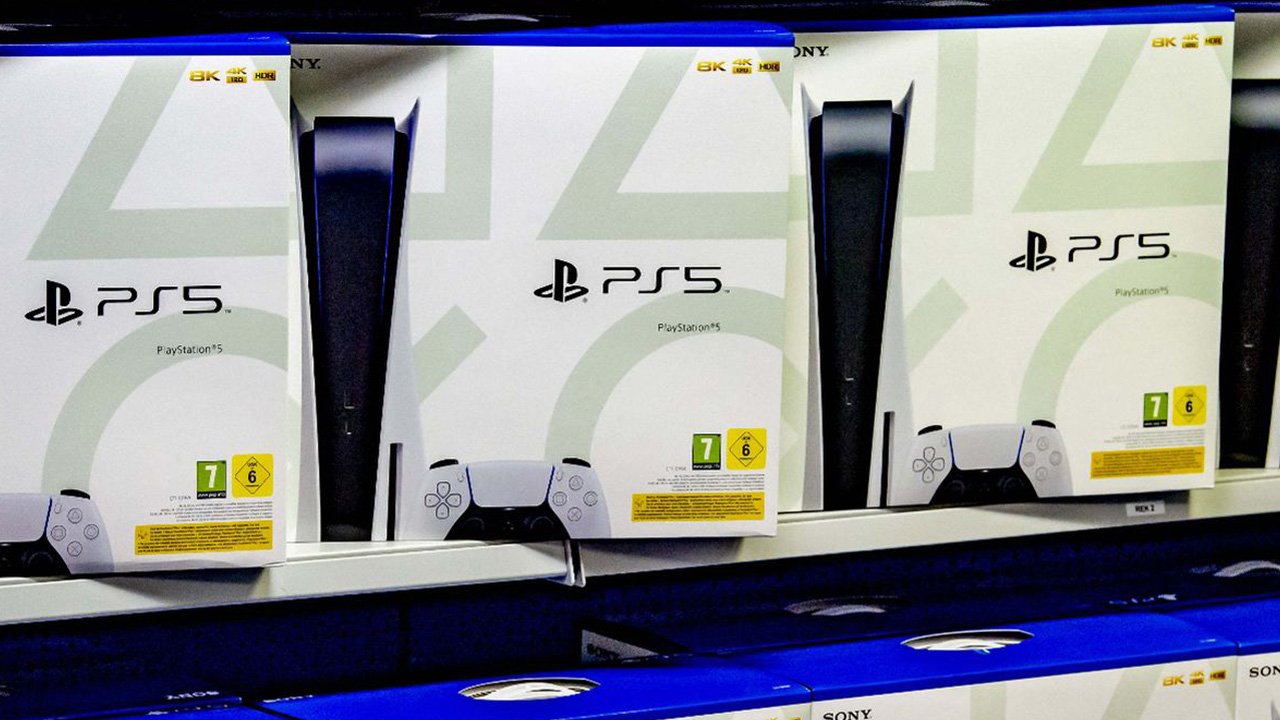 Ούτε ο ηθοποιός του Deathloop δεν έβρισκε PS5 για να παίξει το παιχνίδι του